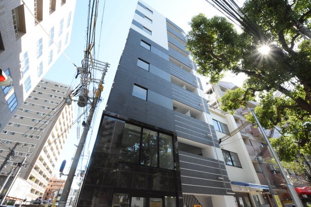 建物外観　駅徒歩4分！オートロック付きでセキュリティ安心☆