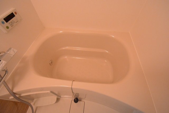 バス・シャワールーム　浴室乾燥機付きで便利です！