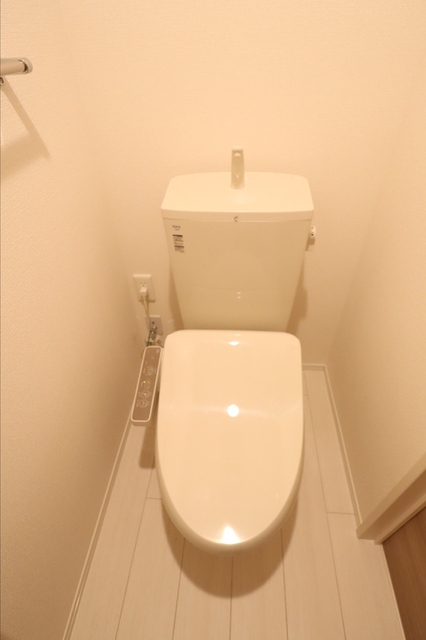 トイレ　温水洗浄暖房便座