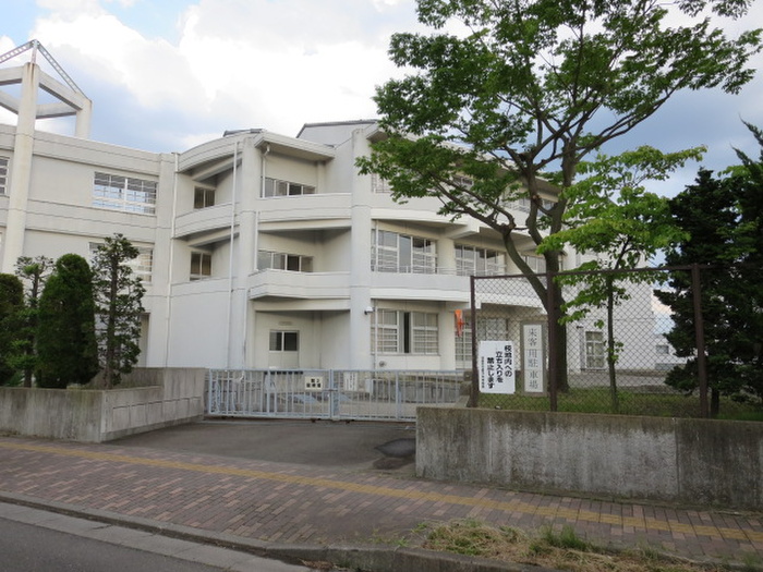 中学校　田子中学校（中学校）まで753m