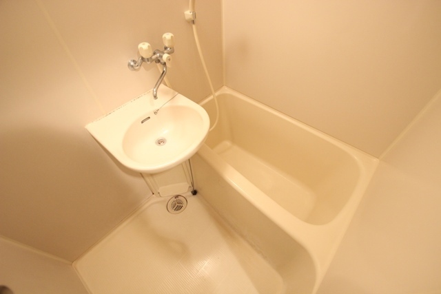 バス・シャワールーム　※参考別号室の写真です