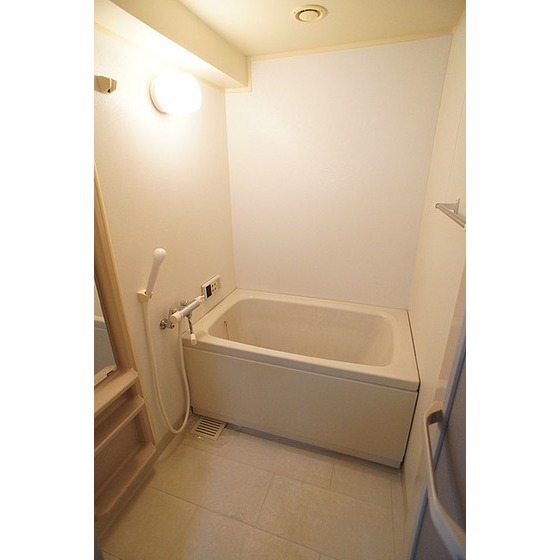 バス・シャワールーム　あったか追い炊き給湯付き