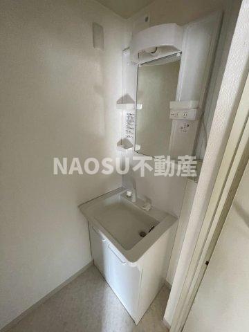 洗面設備　ゆったりとスペースのある洗面所