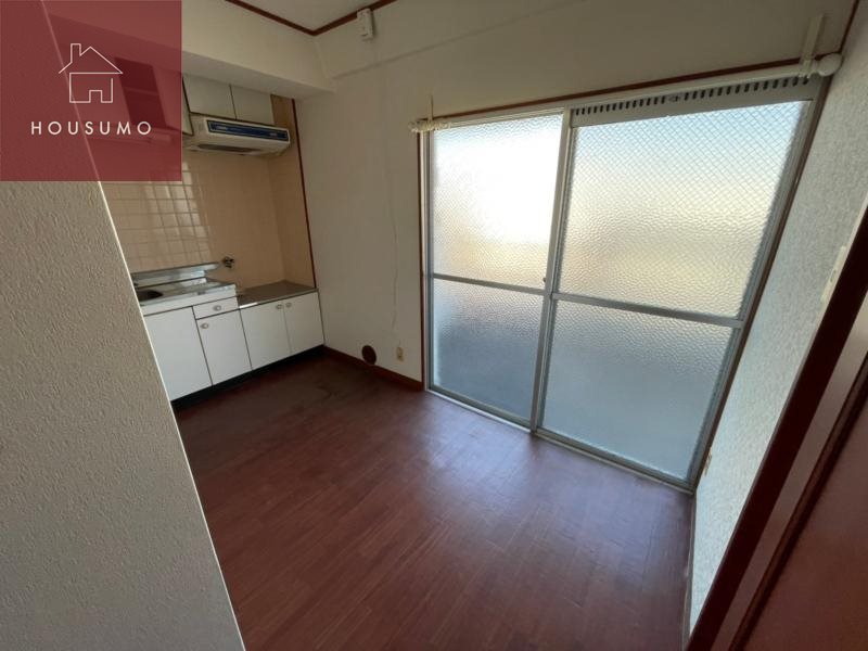 居室・リビング　こちらの居間で趣味の時間をお楽しみください