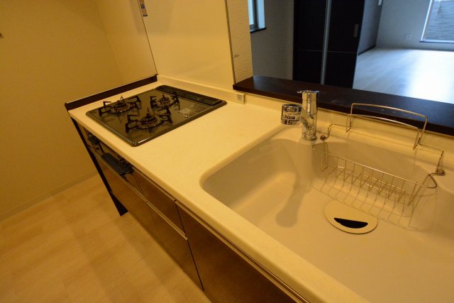 キッチン　3口ガスコンロついてます♪