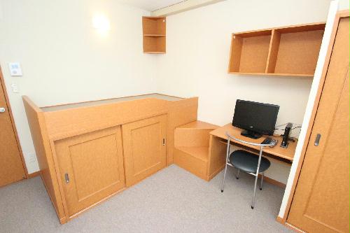 居室・リビング　ベッド下の収納スペースが魅力的です☆