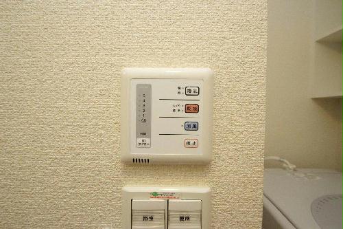 その他設備　雨の日の強い味方☆浴室乾燥機付き♪