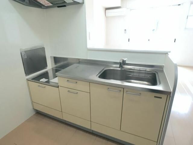 キッチン　写真は別の部屋のものです。