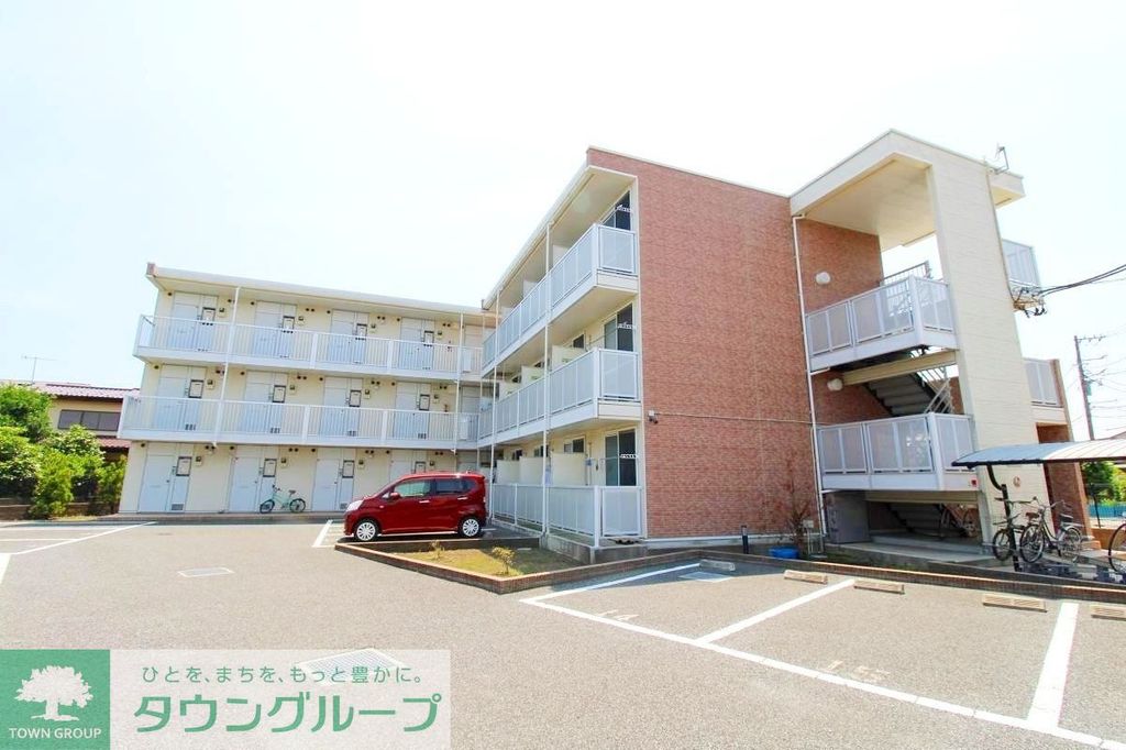 建物外観　駐車場