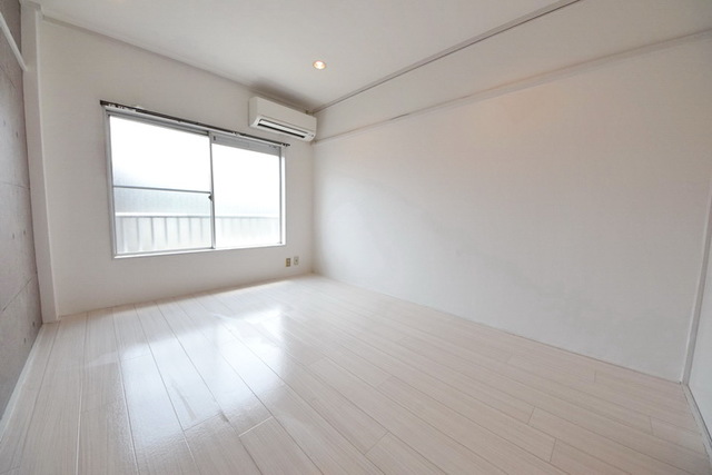 居室・リビング　☆明るい内装感がいいですね☆