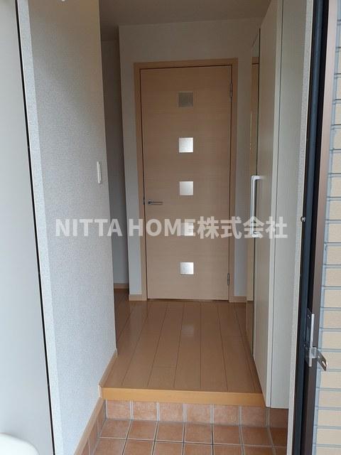 玄関　全身ミラー付きのシューズボックスが付いています◎