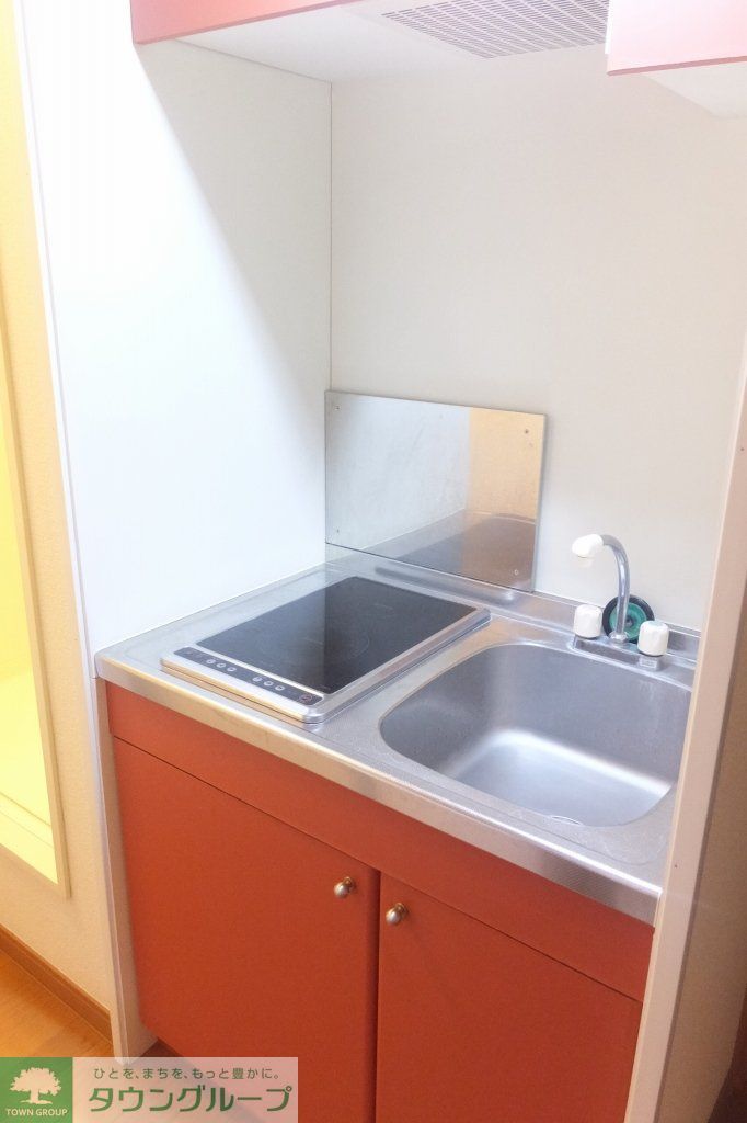 キッチン　２口ラジエントヒーター設置済み