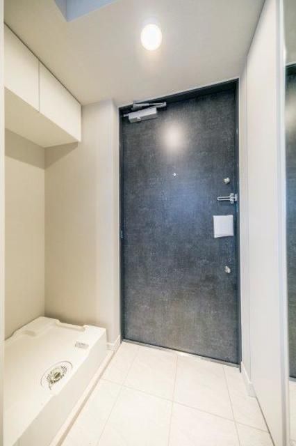 玄関　※別部屋参考写真