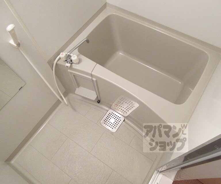 バス・シャワールーム　コンパクトなお風呂です