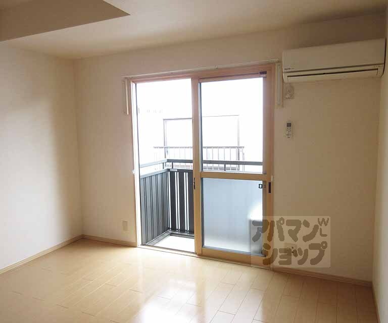 居室・リビング　きれいなお部屋です