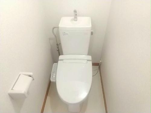 トイレ　※設備・仕様は現況と異なる場合があります。