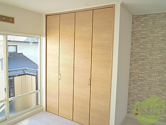 収納　元々は和室で押入れでした。今回リフォームでクローセットに改装