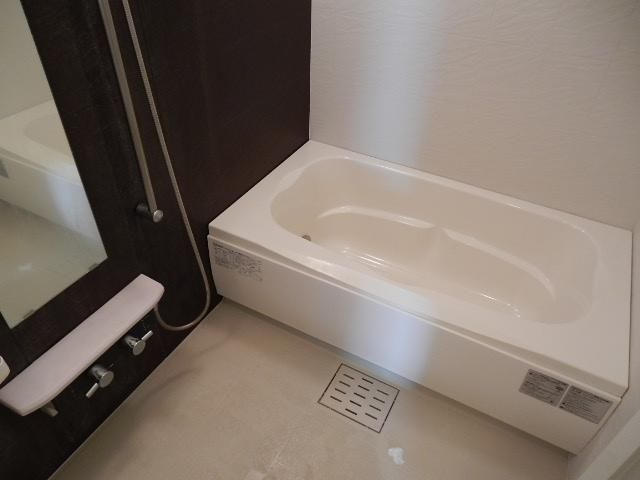 バス・シャワールーム　バルセロナ薬院