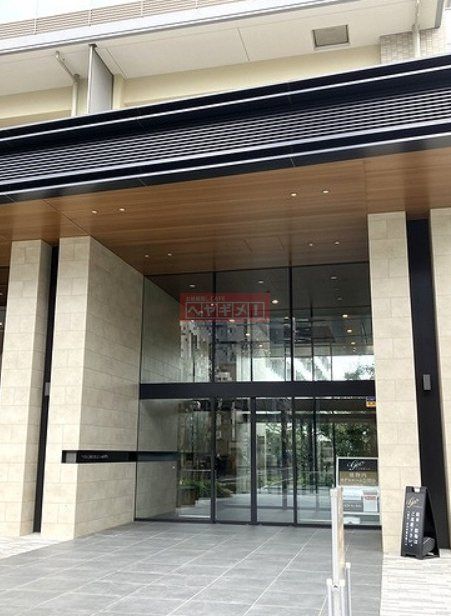 エントランス　エントランス