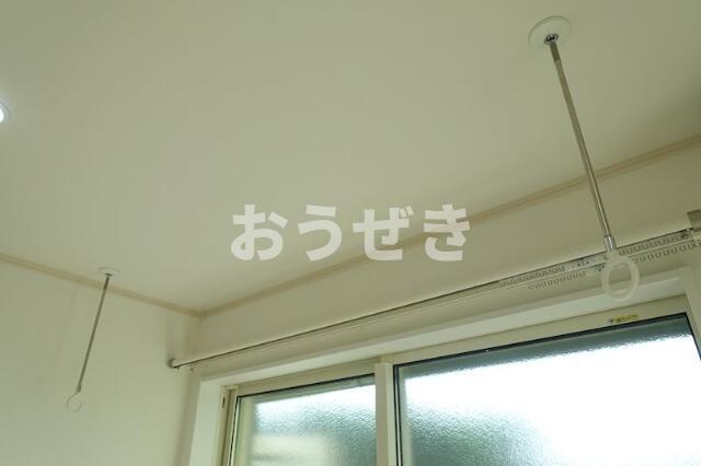 その他設備　雨の日も安心、室内物干し付き！