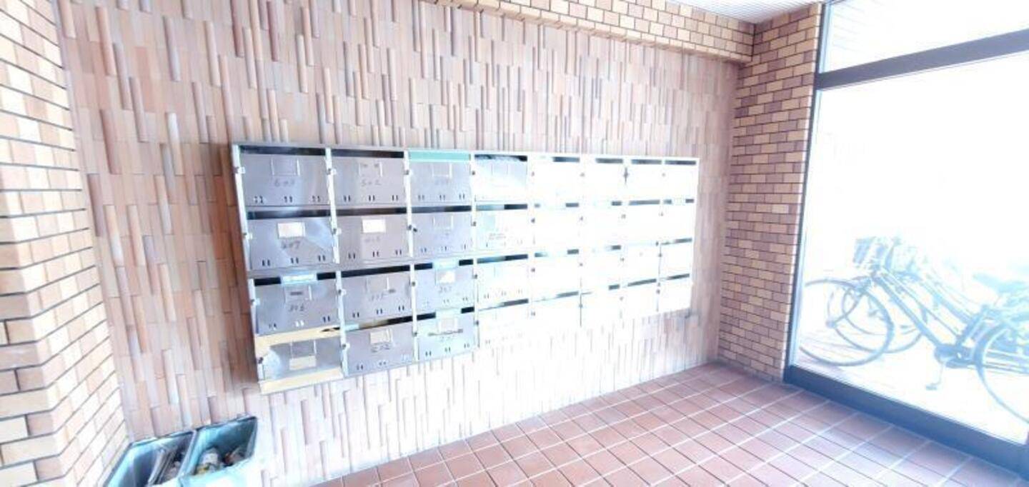 エントランス　メールBOX