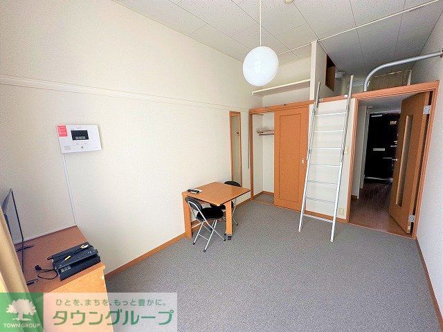 居室・リビング　同タイプの部屋の写真です。