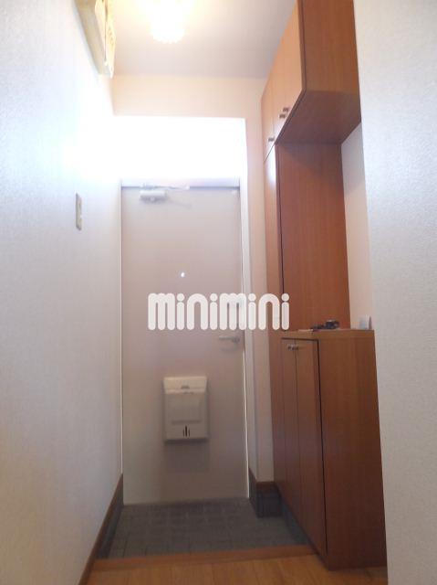 玄関　下駄場、玄関ポストあります