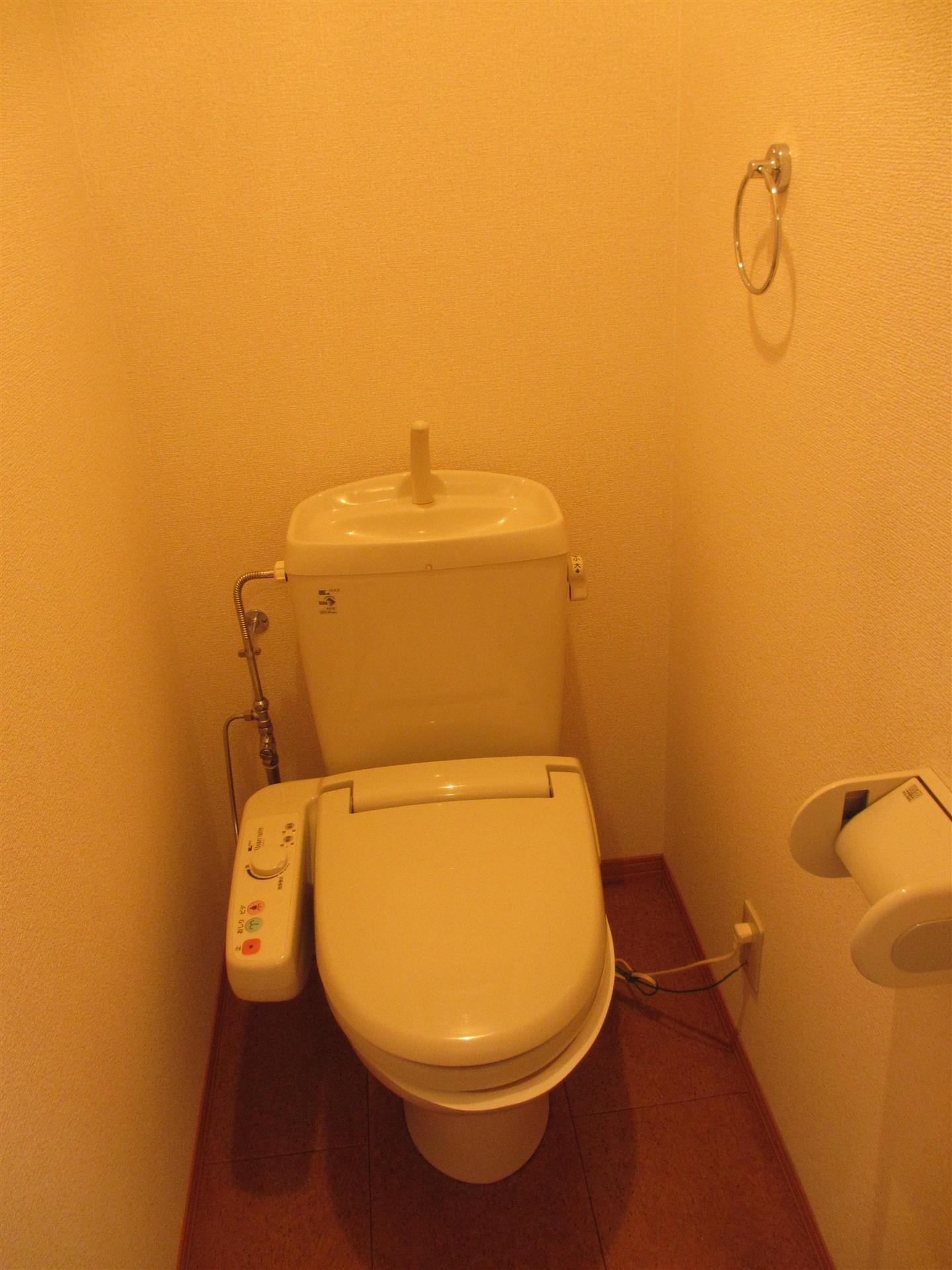 トイレ　温水洗浄暖房便座付トイレ