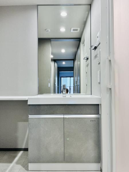 洗面設備　コンパクトで使いやすい洗面所