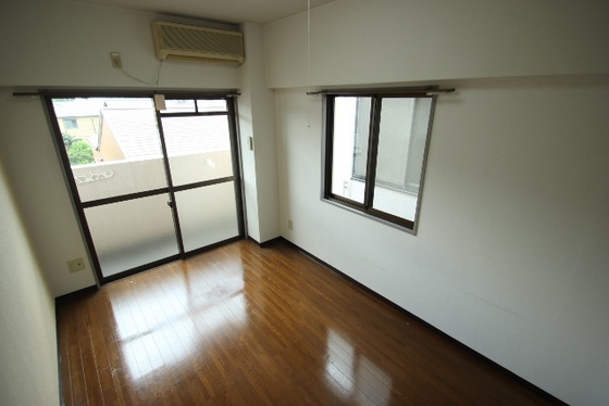 居室・リビング　※別部屋の写真です