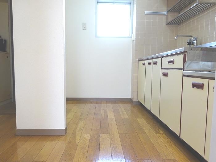 キッチン　※写真は反転タイプの別室