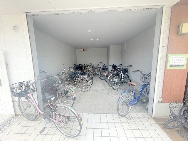 駐車場　駐輪場