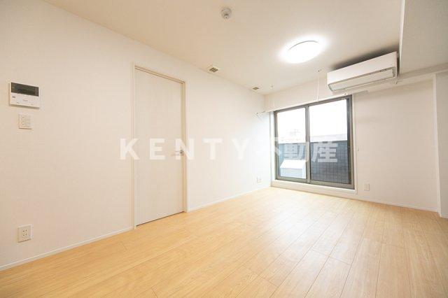 居室・リビング　こちらの居間で趣味の時間をお楽しみください