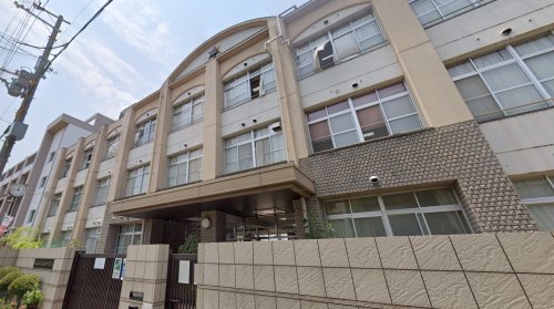 中学校　成南中学校（中学校）まで2065m