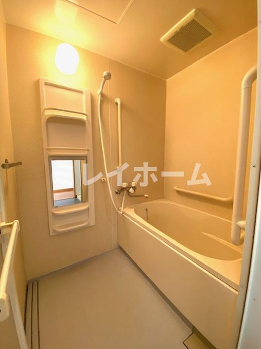 バス・シャワールーム　同建物内、別のお部屋の参考写真になります。