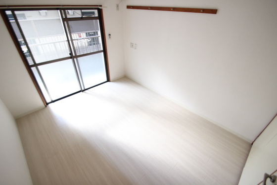 居室・リビング　※別号室の写真です