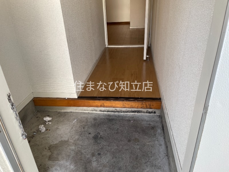 玄関　清掃前