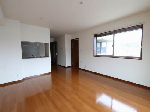 居室・リビング　同物件別号室