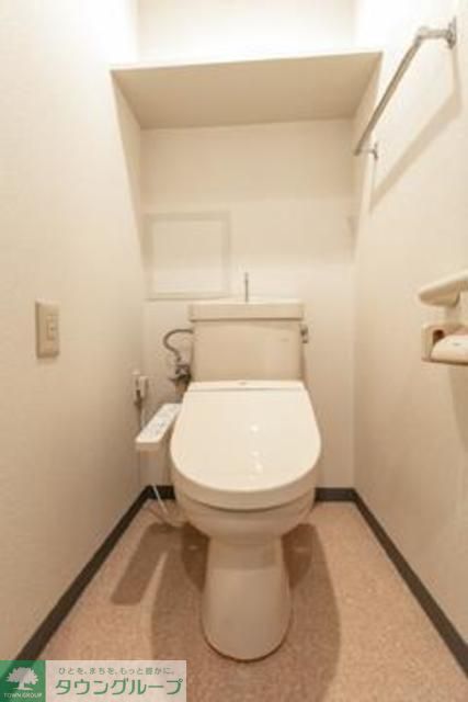 トイレ　※写真は同タイプ住戸です。