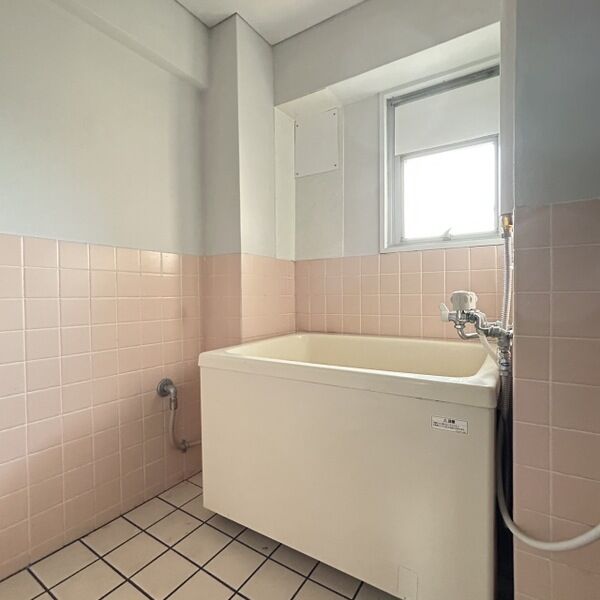 バス・シャワールーム　※別室の参考写真の為、現況優先です。