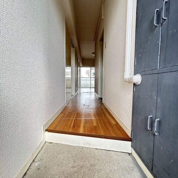 玄関　※別室の参考写真の為、現況優先です。