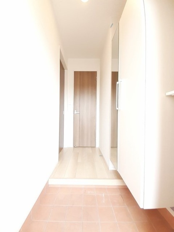 玄関　図面と現状に相違がある場合には現状を優先