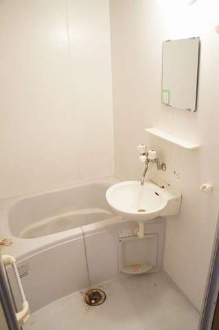 バス・シャワールーム　ゆったりバスルーム