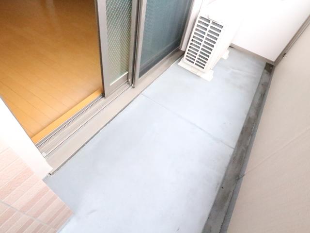 バルコニー　陽当たり良好なバルコニーです