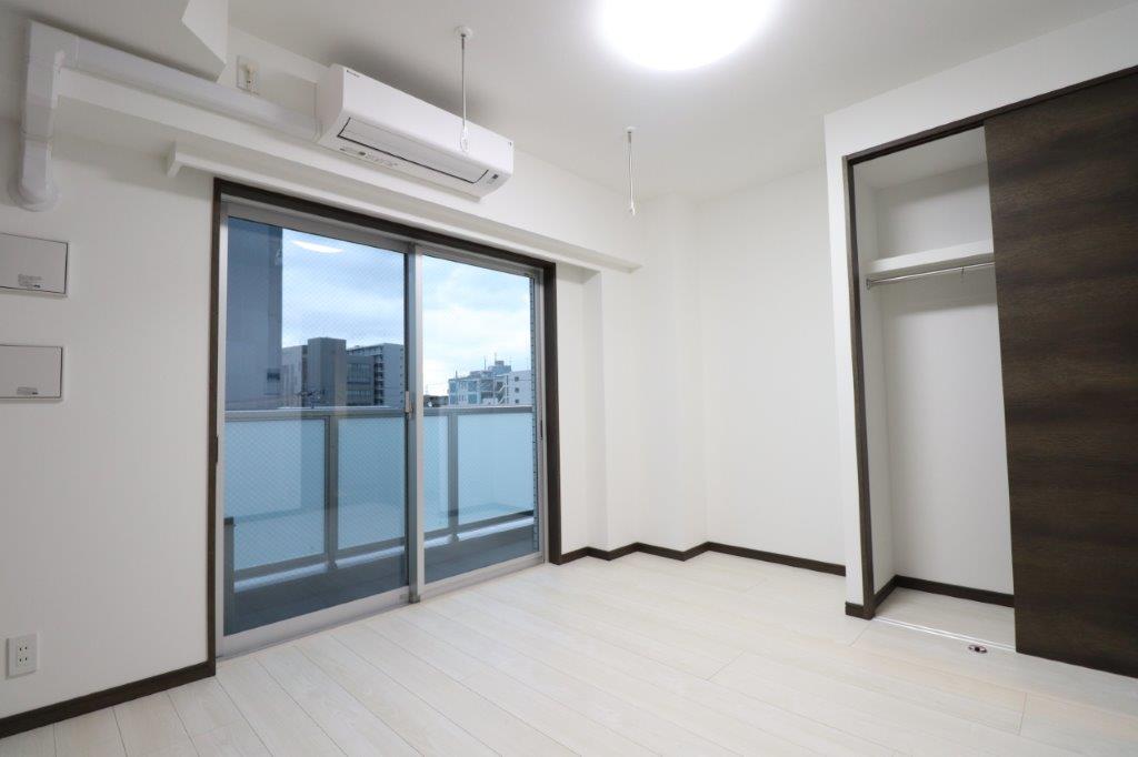 居室・リビング　参考写真（同物件別部屋）