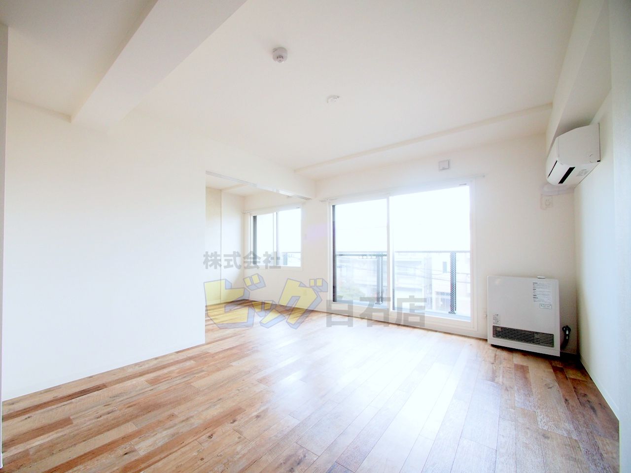 居室・リビング　陽当たり良好で明るいリビングです♪