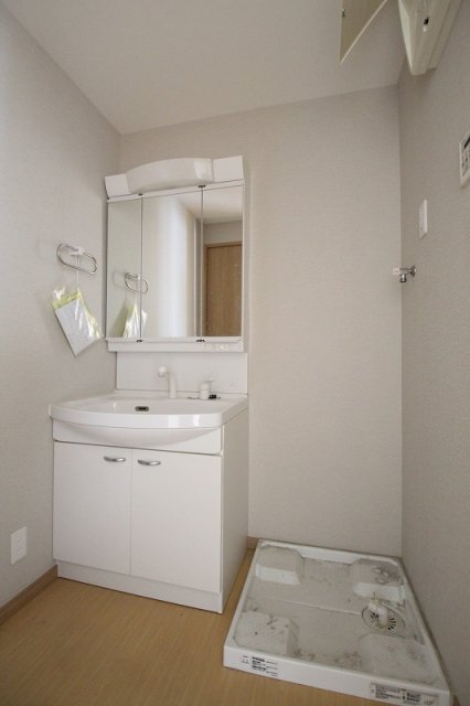 洗面設備　同物件別号室の写真です。