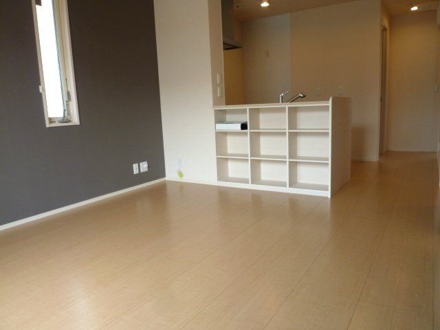 居室・リビング　201号室写真（反転タイプ）