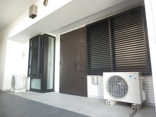 玄関　玄関（２０２４年５月撮影）