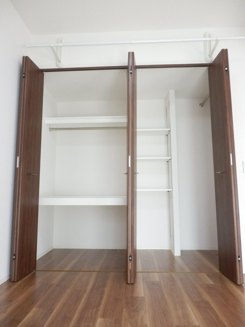 収納　洋室５．０畳　クローゼット（２０２４年５月撮影）